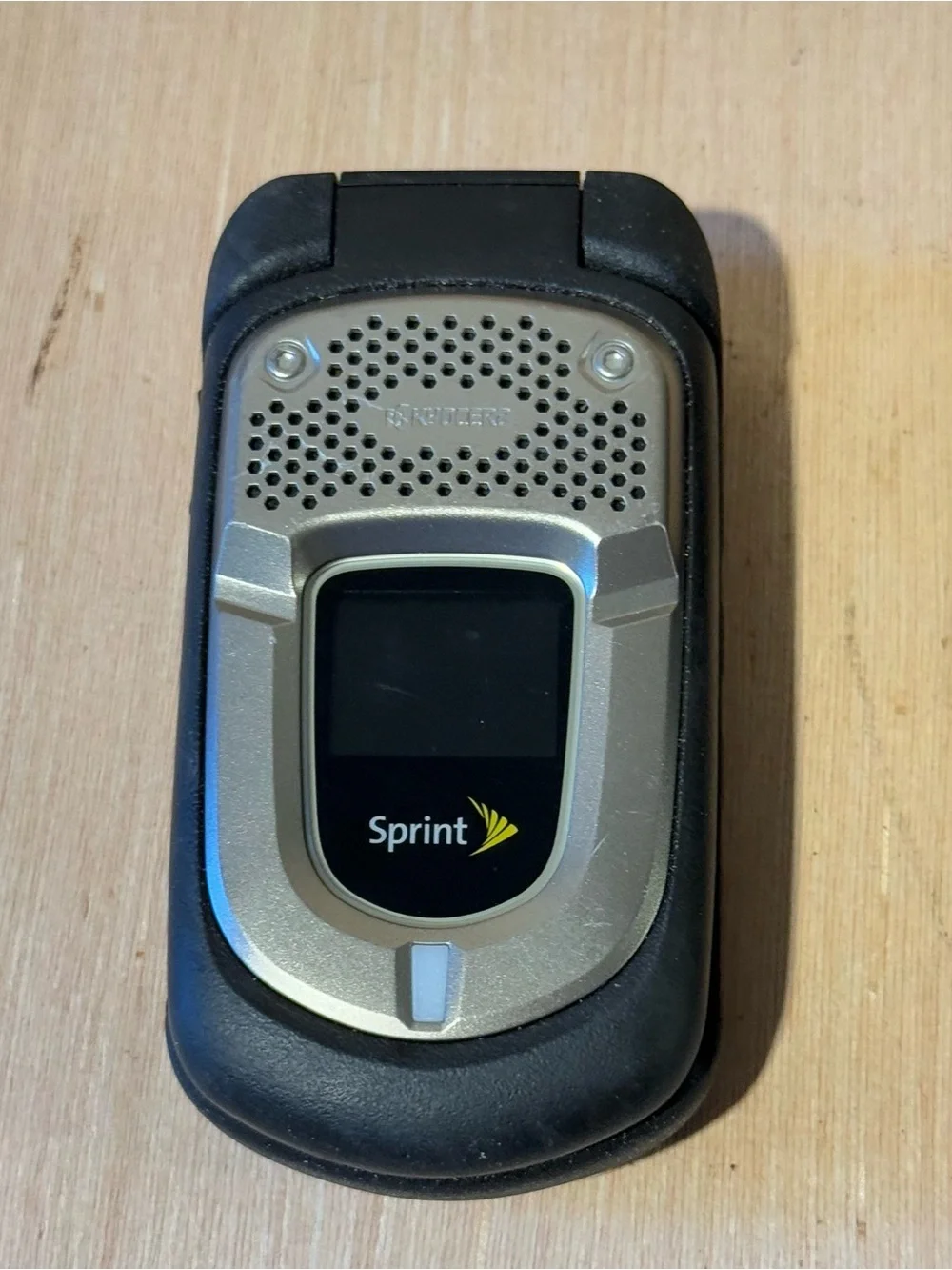 2-Kyocera DuraXT E4277-E4210 Blk & Silver (Sprint) Flip Phones UNTESTED Read Blw